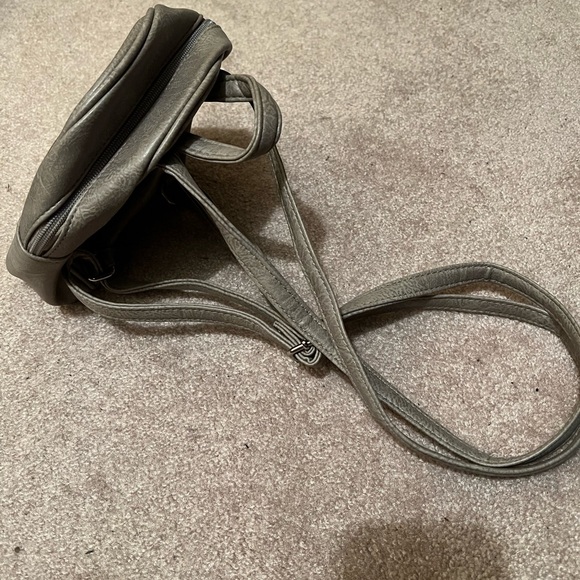 Mini backpack 🎒 - Picture 2 of 6